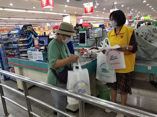 爭做志愿服務先行軍，吹響宣傳咨詢沖鋒號